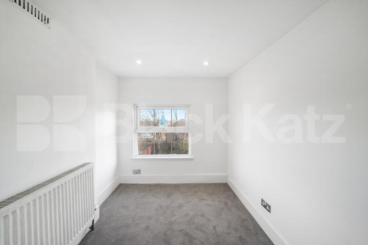 Top floor one bedroom apartment near Brixton Upper Tulse Hill, Brixton